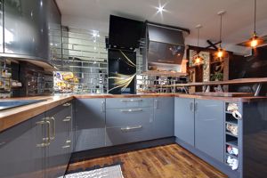 Kitchen/Diner- click for photo gallery